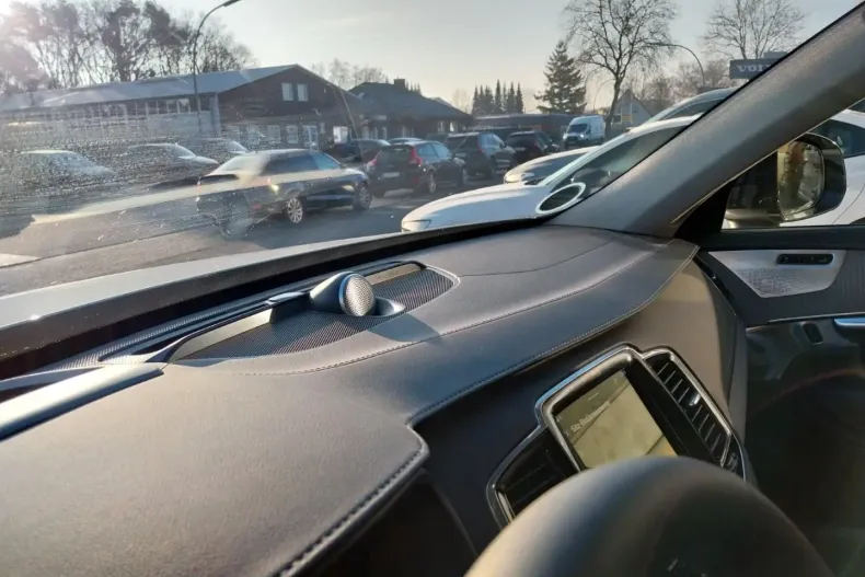 Volvo XC90 din 2025 cu 18.000 km - oferta VOL185736 - foto 18