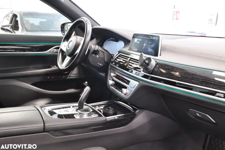 BMW Seria 7 din 2020 cu 61.059 km - oferta BMW185756 - foto 10