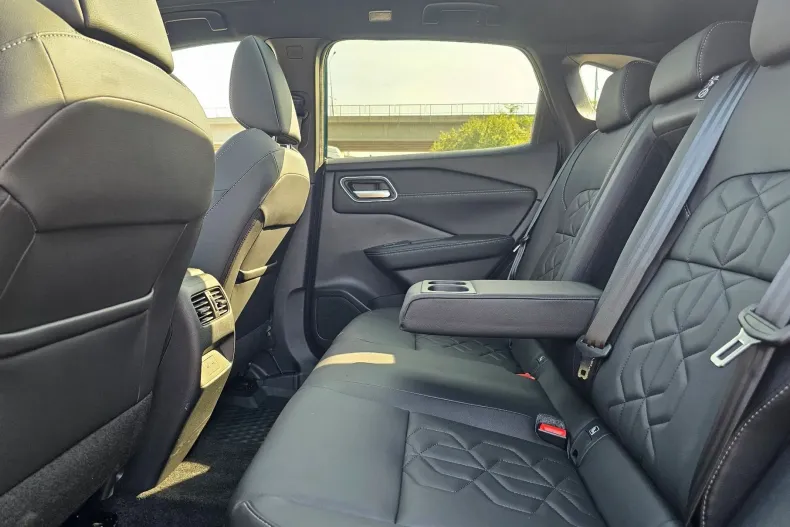 Nissan Qashqai din 2025 cu 1.000 km - oferta NIS185770 - foto 19