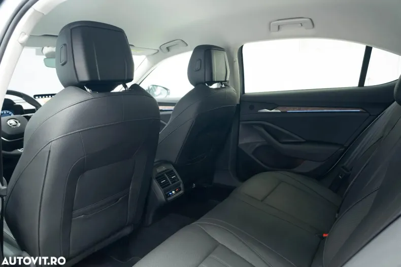 Skoda Superb din 2024 cu 34.000 km - oferta SKO185771 - foto 33
