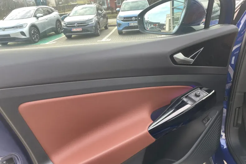 Volkswagen ID.4 din 2025 cu 3.950 km - oferta VOL185778 - foto 11