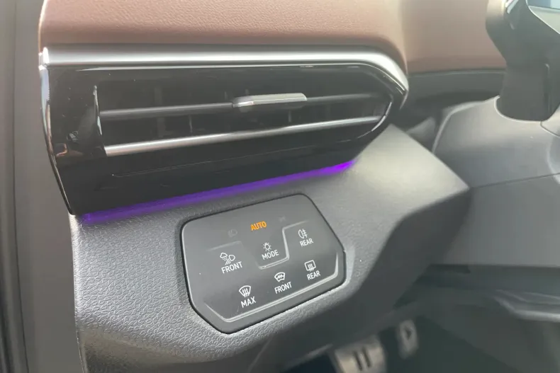 Volkswagen ID.4 din 2025 cu 3.950 km - oferta VOL185778 - foto 12