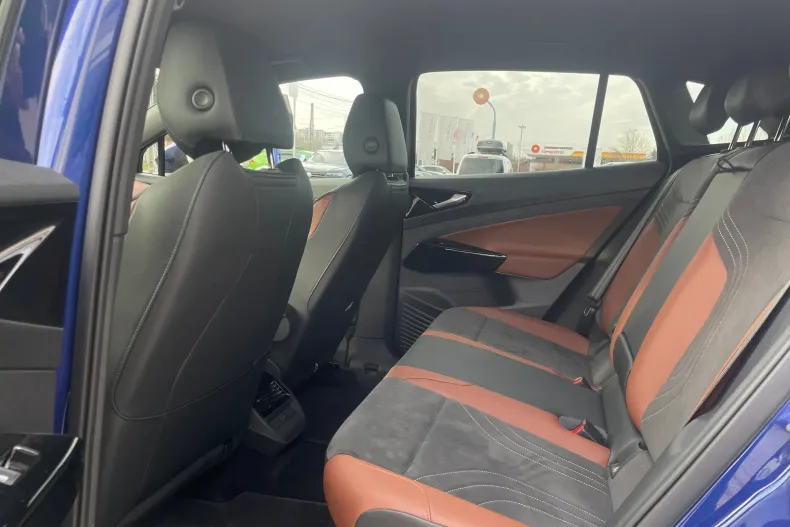 Volkswagen ID.4 din 2025 cu 3.950 km - oferta VOL185778 - foto 13