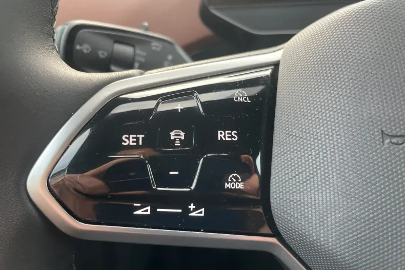 Volkswagen ID.4 din 2025 cu 3.950 km - oferta VOL185778 - foto 25