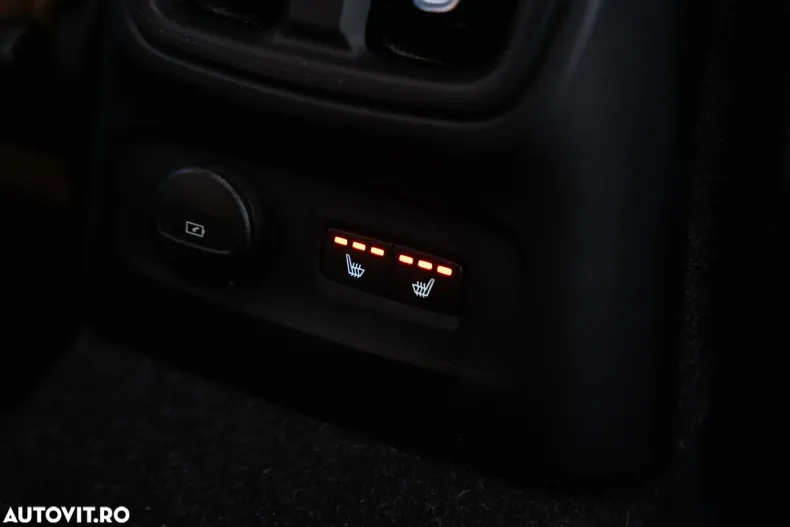 Volvo XC40 din 2020 cu 88.464 km - oferta VOL185784 - foto 28