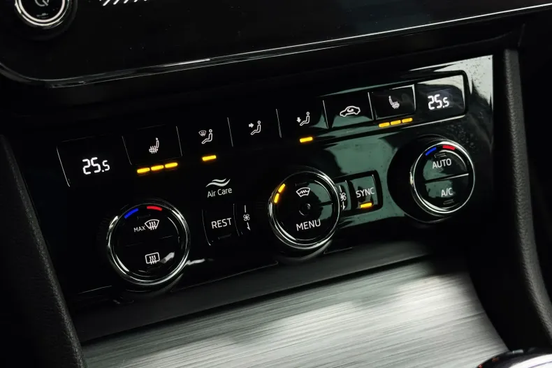 Skoda Superb din 2021 cu 120.900 km - oferta SKO185790 - foto 26