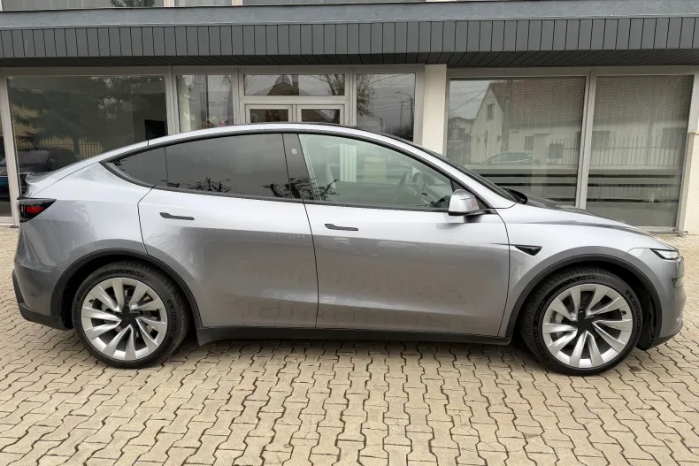 Tesla Model Y din 2025 cu 13.326 km - oferta TES185792 - foto 2