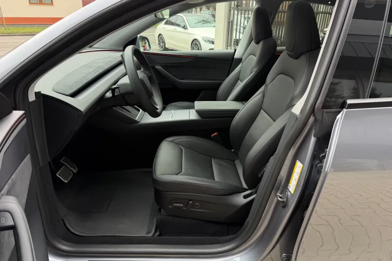 Tesla Model Y din 2025 cu 13.326 km - oferta TES185792 - foto 11