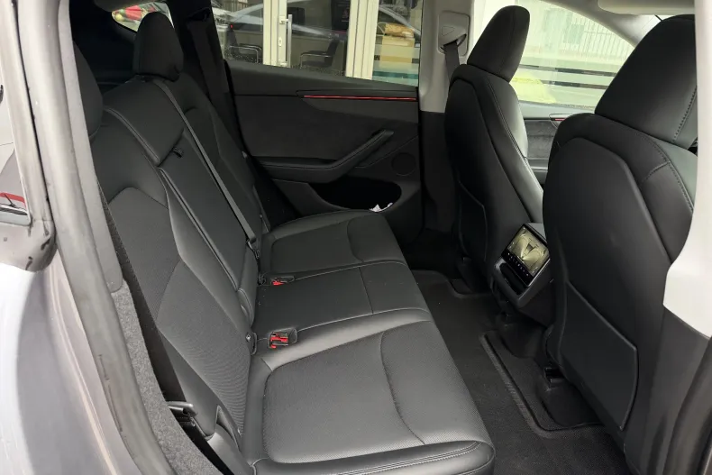 Tesla Model Y din 2025 cu 13.326 km - oferta TES185792 - foto 14