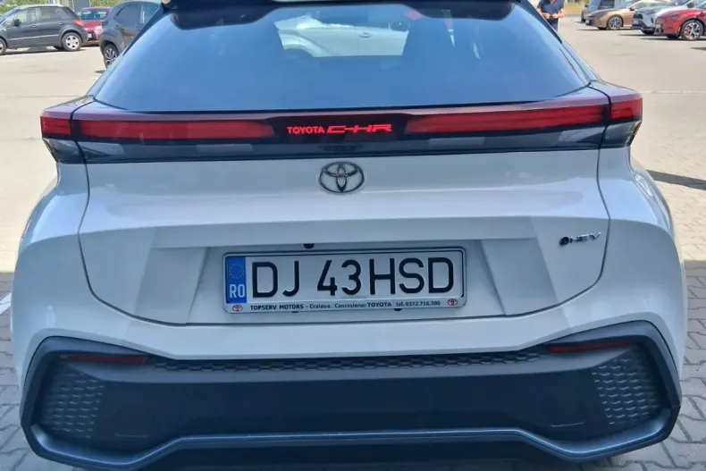 Toyota C-HR din 2025 cu 2.000 km - oferta TOY185821 - foto 6