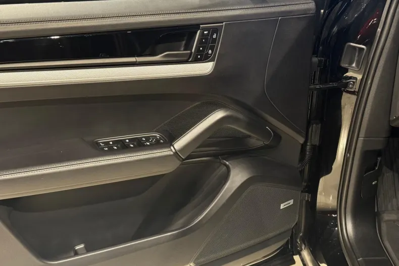 Porsche Cayenne Coupe din 2024 cu 45.000 km - oferta POR185843 - foto 12