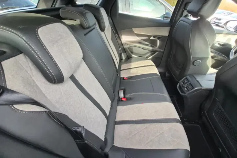 Peugeot 3008 din 2020 cu 131.783 km - oferta PEU185851 - foto 9