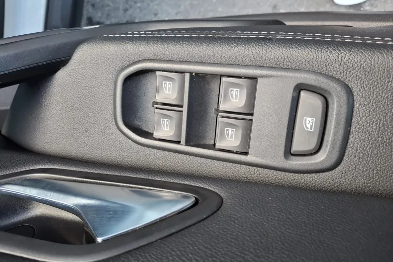 Dacia Duster din 2021 cu 100.230 km - oferta DAC185875 - foto 11