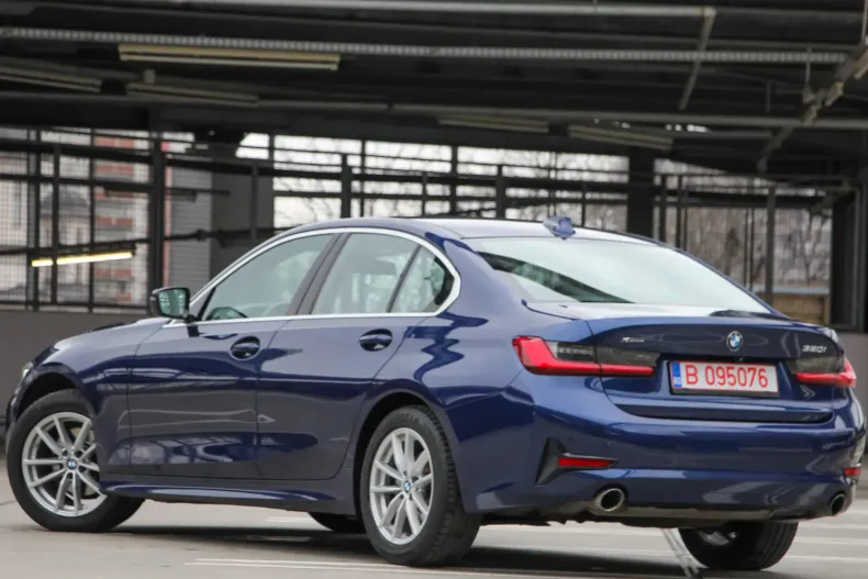 BMW Seria 3 din 2020 cu 154.000 km - oferta BMW185883 - foto 4