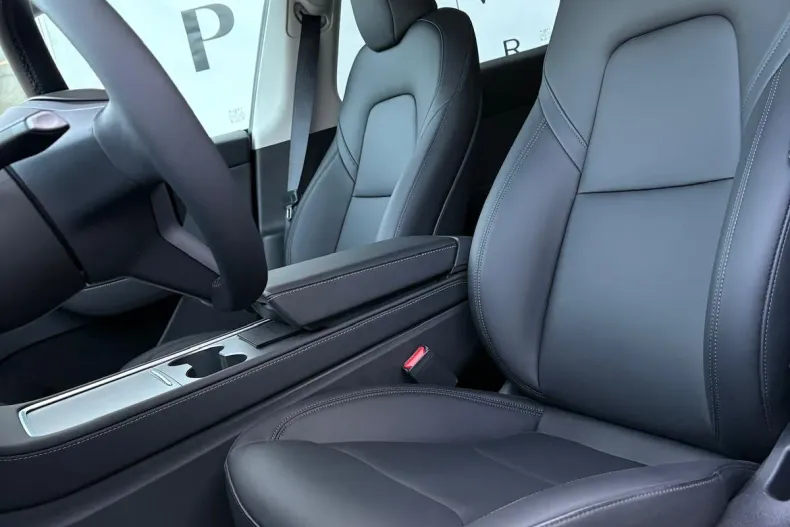 Tesla Model Y din 2024 cu 1.043 km - oferta TES185885 - foto 7