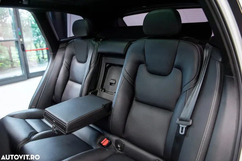 Volvo XC60 din 2021 cu 42.900 km - oferta VOL185896 - foto 8