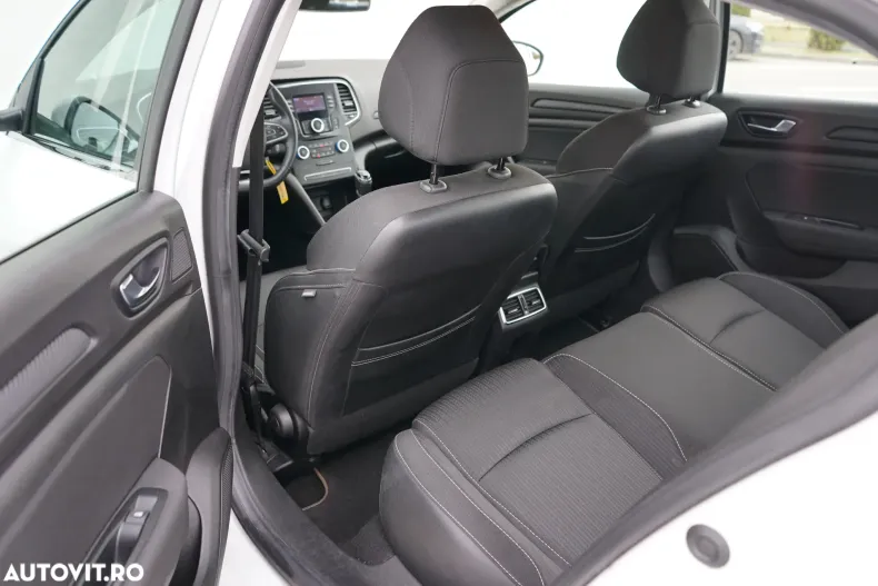 Renault Megane din 2021 cu 38.313 km - oferta REN185929 - foto 22