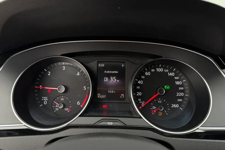 Volkswagen Passat din 2021 cu 93.207 km - oferta VOL185934 - foto 27