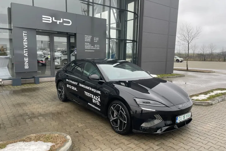 BYD SEAL din 2025 cu 2.500 km - oferta BYD185956 - foto 1