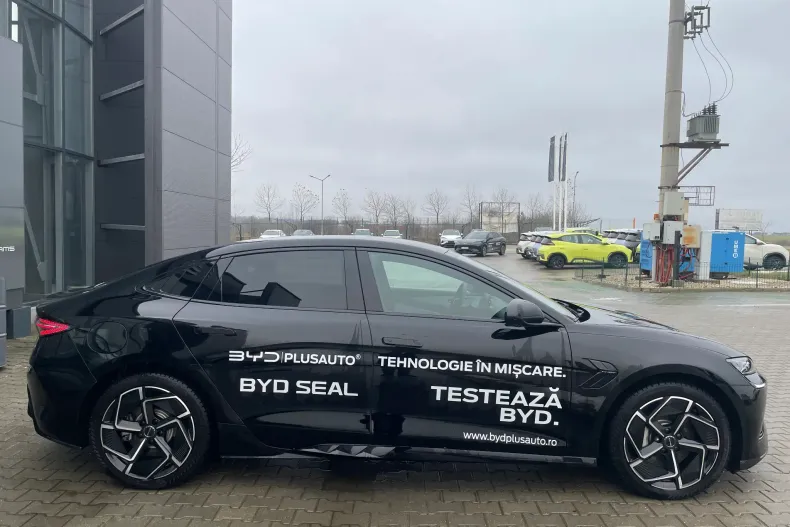 BYD SEAL din 2025 cu 2.500 km - oferta BYD185956 - foto 8
