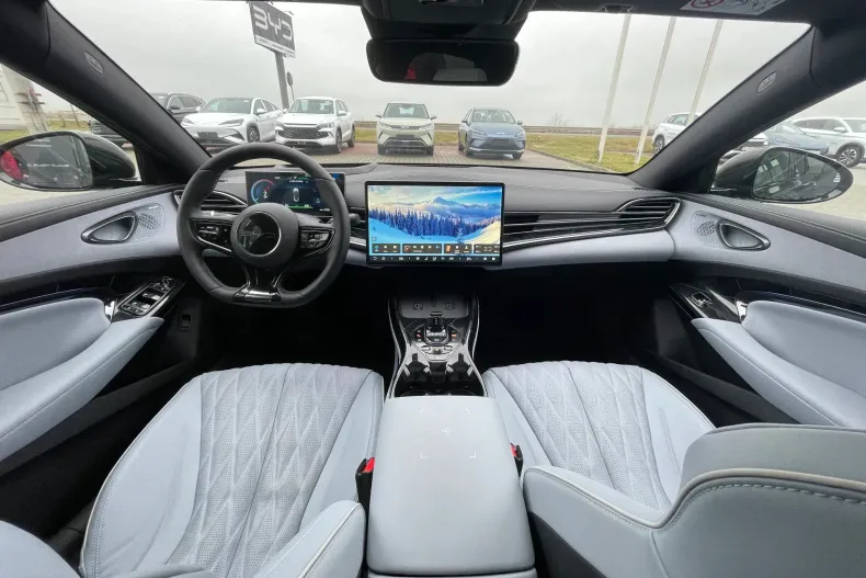 BYD SEAL din 2025 cu 2.500 km - oferta BYD185956 - foto 13