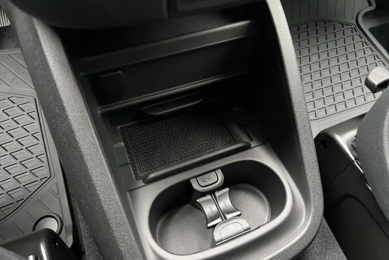 Mercedes-Benz Vito din 2025 cu 1.800 km - oferta MER185973 - foto 20