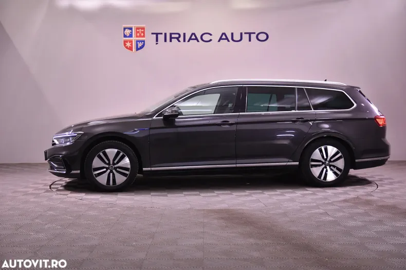 Volkswagen Passat din 2021 cu 122.599 km - oferta VOL185998 - foto 2