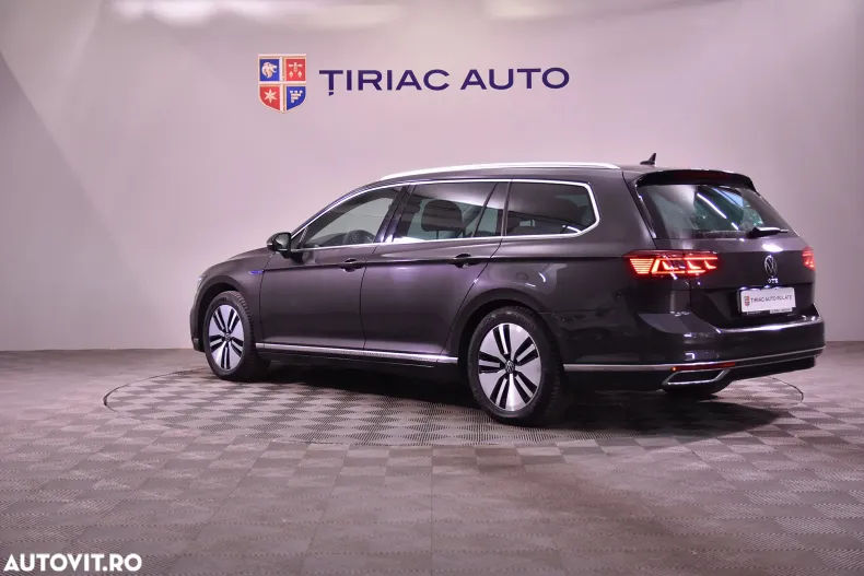 Volkswagen Passat din 2021 cu 122.599 km - oferta VOL185998 - foto 3