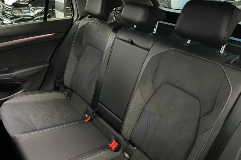 Volkswagen Golf din 2025 cu 8 km - oferta VOL186008 - foto 15