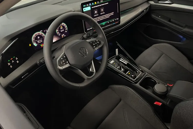 Volkswagen Golf din 2025 cu 8 km - oferta VOL186008 - foto 31