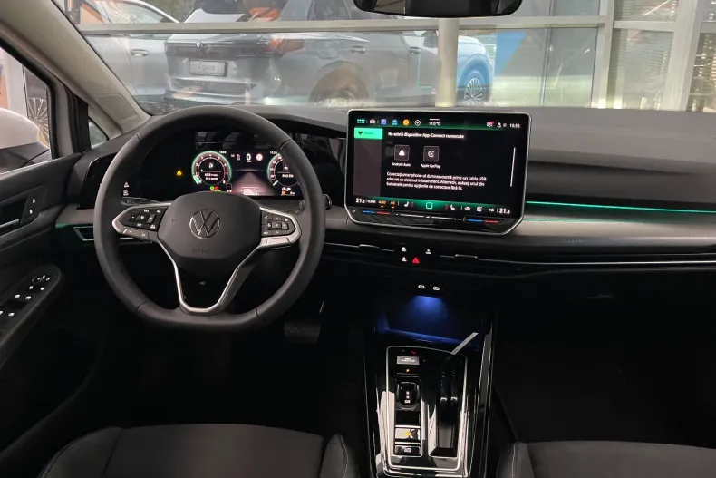 Volkswagen Golf din 2025 cu 8 km - oferta VOL186008 - foto 33