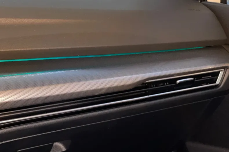 Volkswagen Golf din 2025 cu 8 km - oferta VOL186008 - foto 36