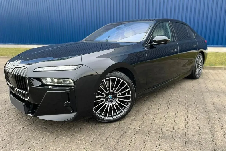 BMW Seria 7 din 2025 cu 4.050 km - oferta BMW186014 - foto 1