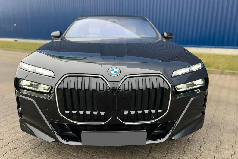 BMW Seria 7 din 2025 cu 4.050 km - oferta BMW186014 - foto 2