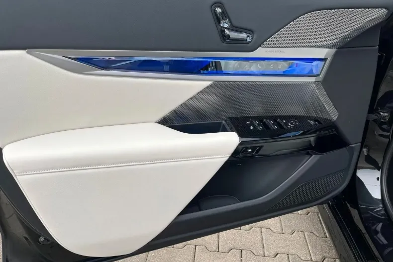 BMW Seria 7 din 2025 cu 4.050 km - oferta BMW186014 - foto 21