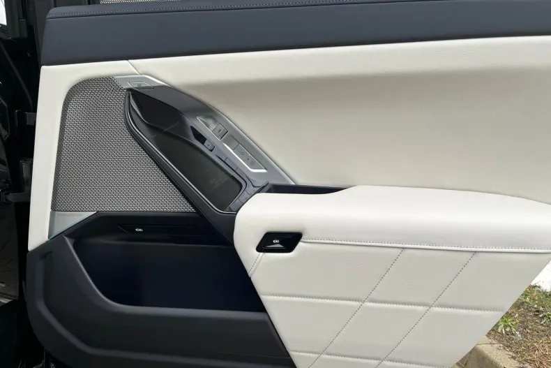 BMW Seria 7 din 2025 cu 4.050 km - oferta BMW186014 - foto 23