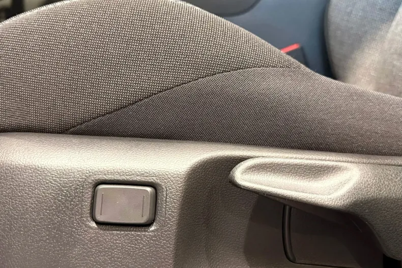 Toyota C-HR din 2025 cu 1.250 km - oferta TOY186028 - foto 27