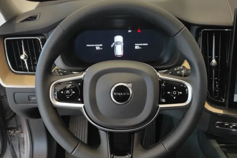 Volvo XC60 din 2025 cu 1 km - oferta VOL186055 - foto 10