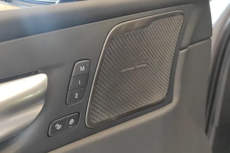 Volvo XC60 din 2025 cu 1 km - oferta VOL186055 - foto 21