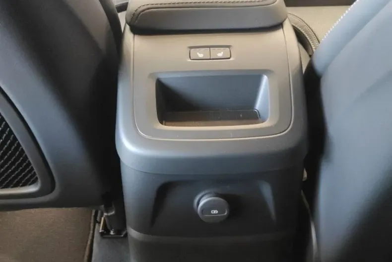 Volvo XC60 din 2025 cu 1 km - oferta VOL186055 - foto 22