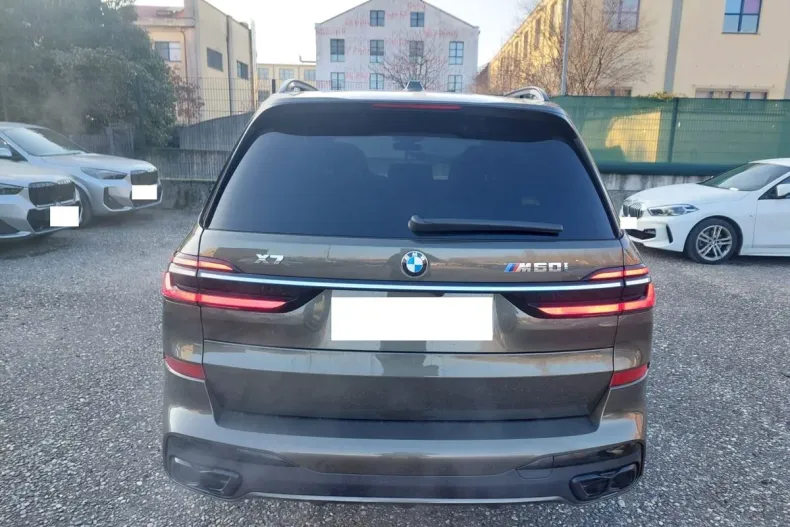 BMW X7 (Seria X) din 2023 cu 47.561 km - oferta BMW186057 - foto 5