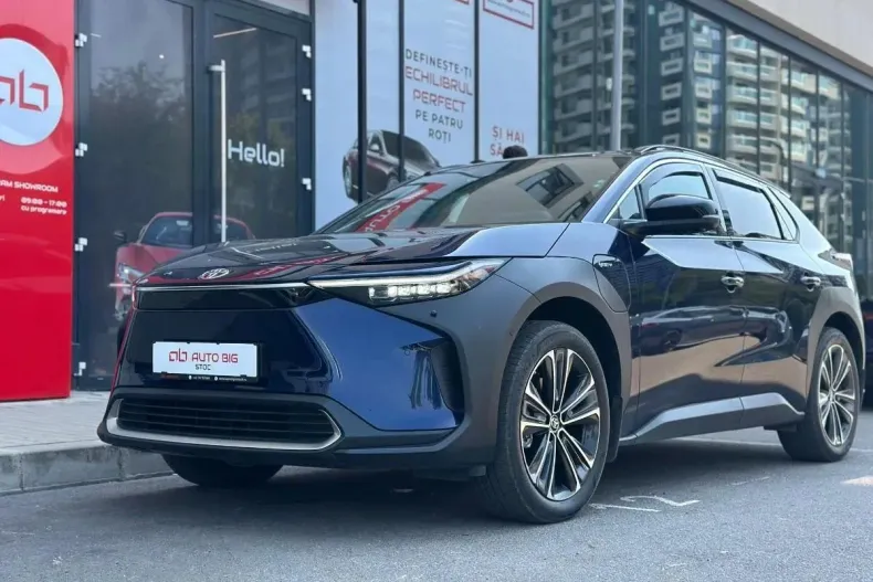 Toyota bZ4X din 2025 cu 16.000 km - oferta TOY186060 - foto 1