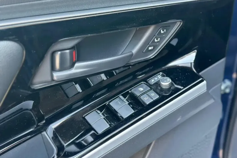 Toyota bZ4X din 2025 cu 16.000 km - oferta TOY186060 - foto 10