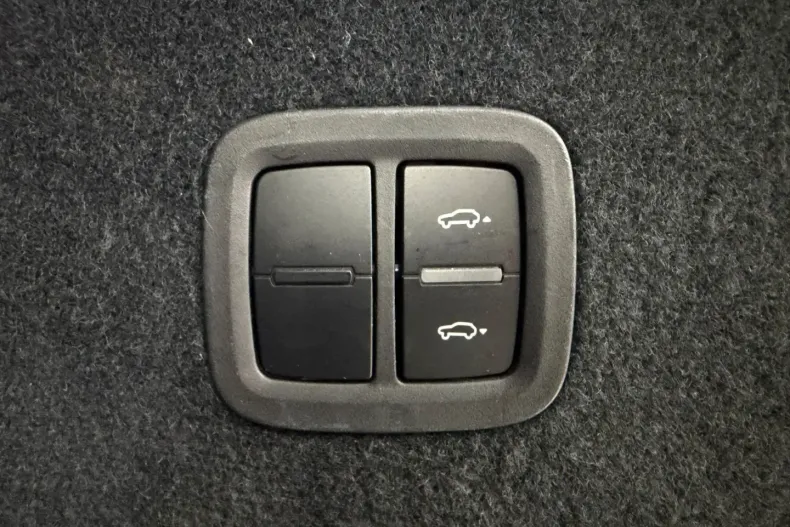 Porsche Cayenne din 2023 cu 61.212 km - oferta POR186080 - foto 34