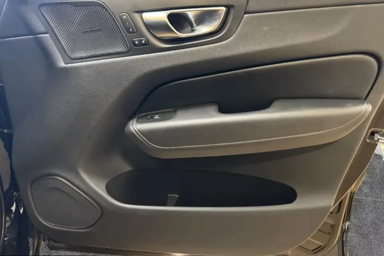 Volvo XC60 din 2021 cu 111.500 km - oferta VOL186084 - foto 18