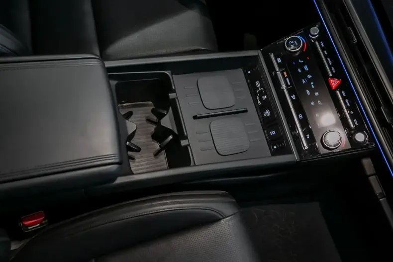 Hyundai SANTA FE din 2024 cu 15.853 km - oferta HYU186094 - foto 8