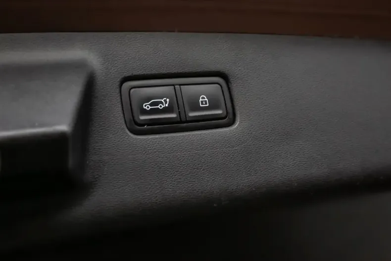 Hyundai SANTA FE din 2024 cu 15.853 km - oferta HYU186094 - foto 11