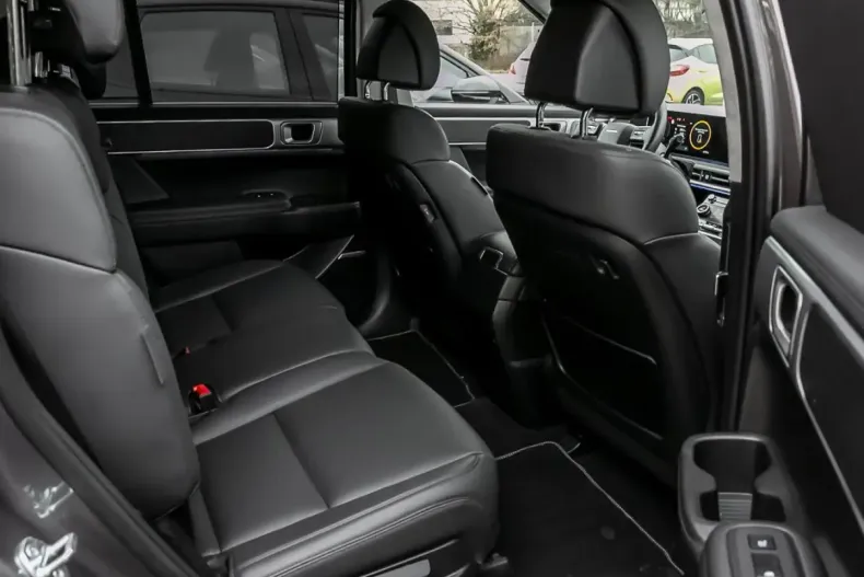 Hyundai SANTA FE din 2024 cu 25.707 km - oferta HYU186095 - foto 6