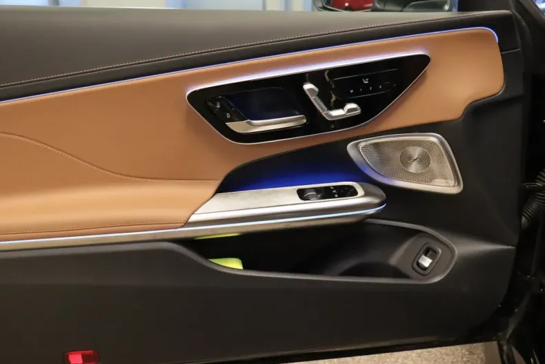 Mercedes-Benz CLE 200 (Clasa CLE) din 2024 cu 10.700 km - oferta MER186107 - foto 8