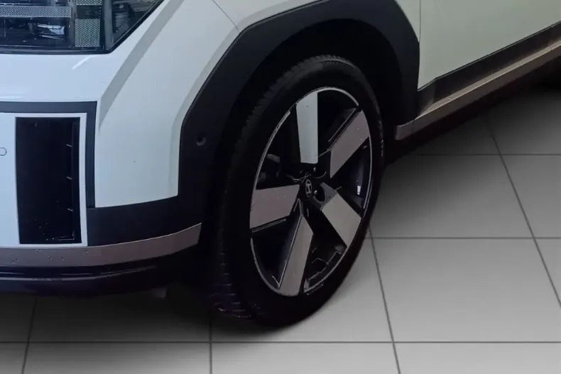 Hyundai SANTA FE din 2024 cu 43.892 km - oferta HYU186109 - foto 12